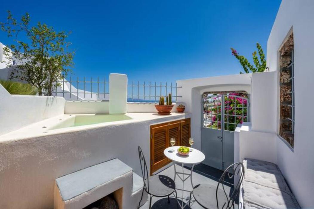 Petit Village Fira  Exteriér fotografie